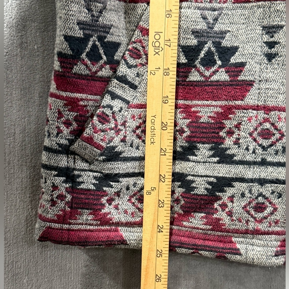 Duluth Trading Co Aztec Southwestern Quilted Lined Sherpa Collar Size L - Picture 6 of 9